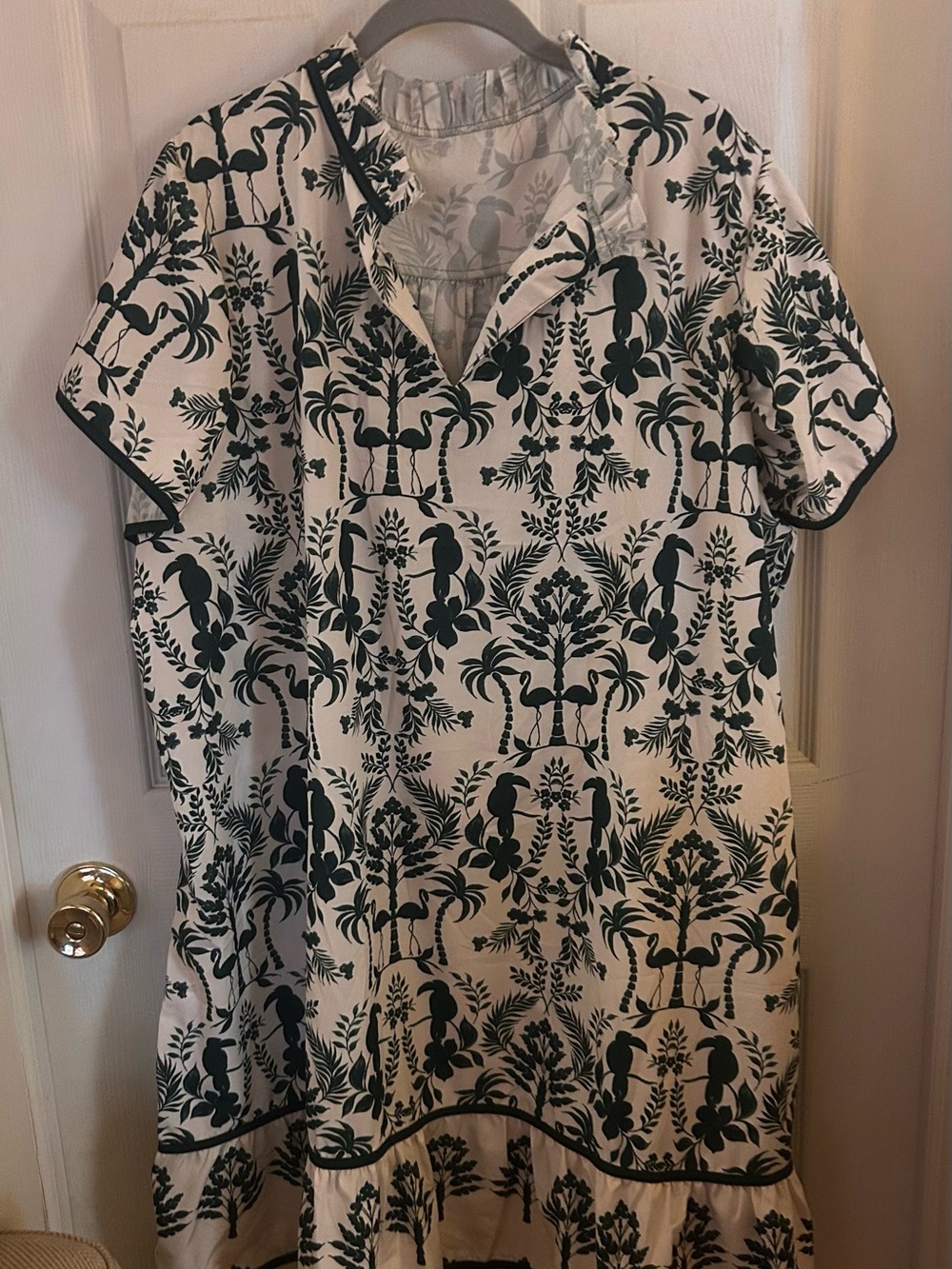 White Lotus Print Short Sleeve Caftan Dress in Cream and Dark Green